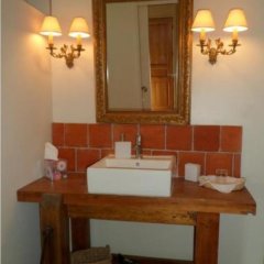 La Clé des Chants in Civray-de-Touraine, France from 129$, photos, reviews - zenhotels.com bathroom