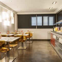 Отель Petit Palace Puerta de Triana питание