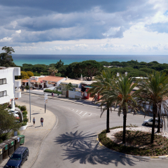 Отель Muthu Oura Praia Hotel Португалия, Албуфейра - 1 отзыв об отеле, цены и фото номеров - забронировать отель Muthu Oura Praia Hotel онлайн балкон