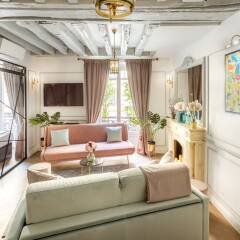 Отель Luxury 4 Bedroom 3 Bathroom Louvre - AC Париж комната для гостей фото 2
