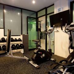 The Wave Patong Boutique Hotel фитнесс-зал