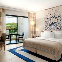 Отель Hilton Vilamoura As Cascatas Golf Resort & Spa Португалия, Пешао - отзывы, цены и фото номеров - забронировать отель Hilton Vilamoura As Cascatas Golf Resort & Spa онлайн комната для гостей