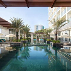 Отель Citadines Bayfront Nha Trang бассейн фото 3