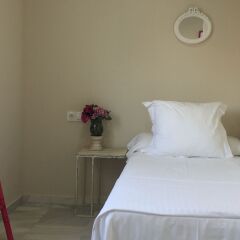 Отель Hostal Jardín de la Alameda комната для гостей