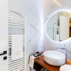 Отель La Suite Boutique Hotel Албания, Тирана - отзывы, цены и фото номеров - забронировать отель La Suite Boutique Hotel онлайн ванная