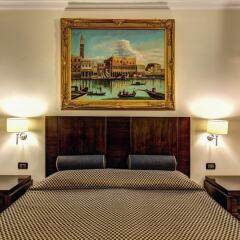 Отель Relais Piazza San Marco сейф в номере
