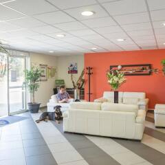 Отель Hôtel Akena City Agen Castelculier интерьер отеля