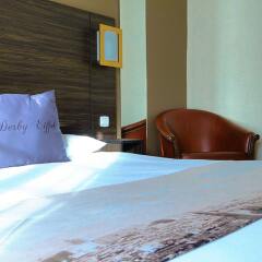Отель Hôtel Derby Eiffel сейф в номере