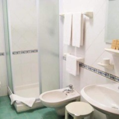 Hotel Panoramique Сарре ванная
