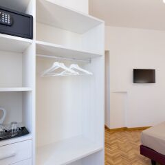 Отель Апарт-Отель Dolce Luxury Rooms Италия, Рим - отзывы, цены и фото номеров - забронировать отель Апарт-Отель Dolce Luxury Rooms онлайн сейф в номере