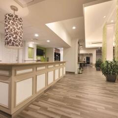 Отель Hilton Garden Inn Akron Canton Airport интерьер отеля