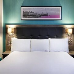 Отель Jurys Inn Brighton Великобритания, Брайтон - 1 отзыв об отеле, цены и фото номеров - забронировать отель Jurys Inn Brighton онлайн комната для гостей фото 4