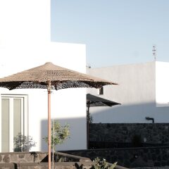 Отель Alafropetra Luxury Suites Греция, Остров Санторини - отзывы, цены и фото номеров - забронировать отель Alafropetra Luxury Suites онлайн приотельная территория фото 2