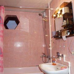 Отель Three Jugs B&B Армения, Ереван - 1 отзыв об отеле, цены и фото номеров - забронировать отель Three Jugs B&B онлайн ванная