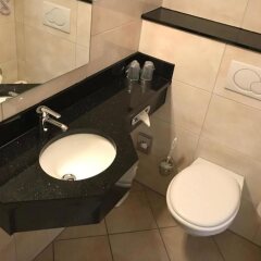 Отель PLAZA Inn Hamburg Moorfleet Германия, Гамбург - 1 отзыв об отеле, цены и фото номеров - забронировать отель PLAZA Inn Hamburg Moorfleet онлайн ванная