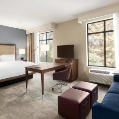 Hampton Inn & Suites Seattle/Renton in Renton, United States of America from 225$, photos, reviews - zenhotels.com guestroom