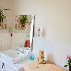 Отель Spacious 3 Bedroom Home in Brighton ванная