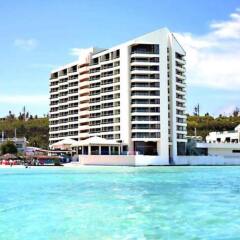 Отель Alupang Beach Tower бассейн фото 2