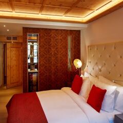 Grand Hotel Zermatterhof сейф в номере