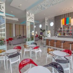 Nicholas Color Hotel гостиничный бар