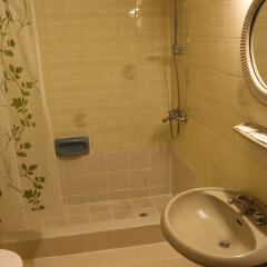 New Avon Hotel ванная