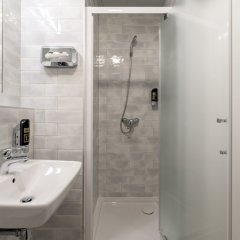 a&o Warsaw Wola in Warsaw, Poland from 65$, photos, reviews - zenhotels.com bathroom