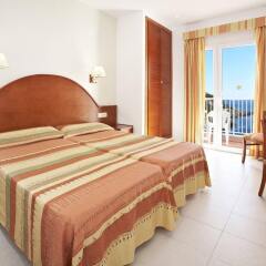 Universal Hotel Aquamarin комната для гостей