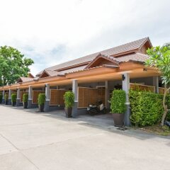 Отель Sweet Sense Jomtien Resort парковка