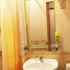 Гостиница Home in Yasenevo в Москве отзывы, цены и фото номеров - забронировать гостиницу Home in Yasenevo онлайн Москва ванная