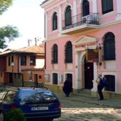 Отель Plovdiv Guesthouse Болгария, Пловдив - отзывы, цены и фото номеров - забронировать отель Plovdiv Guesthouse онлайн парковка