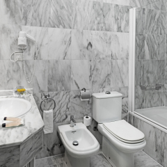 Отель Elba Motril Beach & Business Hotel Испания, Мотрил - отзывы, цены и фото номеров - забронировать отель Elba Motril Beach & Business Hotel онлайн ванная