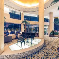 Отель Mercure Shanghai Royalton бассейн