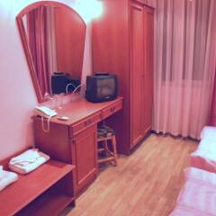 Отель Three Dolphins Family Hotel Болгария, Варна - отзывы, цены и фото номеров - забронировать отель Three Dolphins Family Hotel онлайн удобства в номере фото 2
