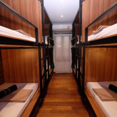 Craftel Bangkok Hostel Бангкок сейф в номере