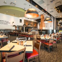 Отель Acclaim Hotel Calgary Airport Канада, Калгари - отзывы, цены и фото номеров - забронировать отель Acclaim Hotel Calgary Airport онлайн питание фото 2