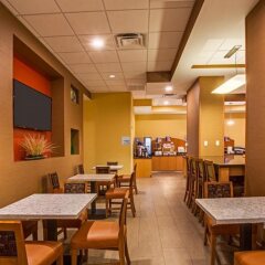 Отель Holiday Inn Express & Suites Fort Lauderdale Airport South, an IHG Hotel США, Дания-Бич - отзывы, цены и фото номеров - забронировать отель Holiday Inn Express & Suites Fort Lauderdale Airport South, an IHG Hotel онлайн питание фото 2