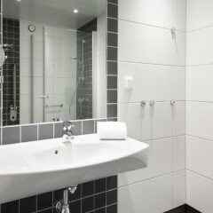 Отель Park Inn by Radisson Oslo Airport Hotel West Норвегия, Гардермуэн - отзывы, цены и фото номеров - забронировать отель Park Inn by Radisson Oslo Airport Hotel West онлайн ванная фото 2