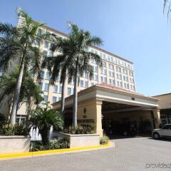Отель Real InterContinental San Pedro Sula at Multiplaza Mall парковка