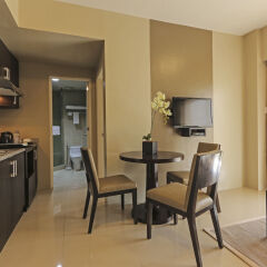 Отель Bellini Suites at Presidio Lakefront в номере