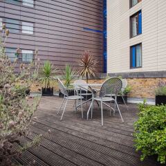 Отель London Bridge Designer Flat