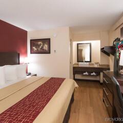 Отель Red Roof Inn PLUS+ Columbus-Ohio State University OSU США, Колумбус - отзывы, цены и фото номеров - забронировать отель Red Roof Inn PLUS+ Columbus-Ohio State University OSU онлайн комната для гостей фото 4