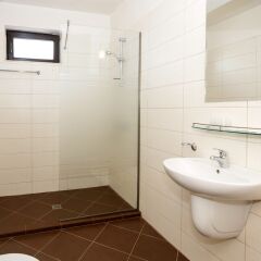 Отель New Line Village Apartments Болгария, Свети Влас - отзывы, цены и фото номеров - забронировать отель New Line Village Apartments онлайн ванная