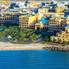 Отель Hilton Ras Al Khaimah Resort & Spa пляж