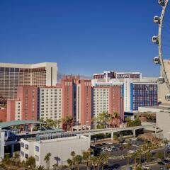 Отель Hilton Grand Vacations at The Flamingo США, Лас-Вегас - отзывы, цены и фото номеров - забронировать отель Hilton Grand Vacations at The Flamingo онлайн бассейн
