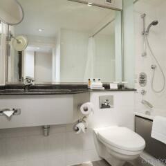 Отель Crowne Plaza London - Heathrow ванная