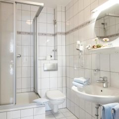 Отель Zum Eisenhammer Германия, Оберхаузен - отзывы, цены и фото номеров - забронировать отель Zum Eisenhammer онлайн ванная фото 3