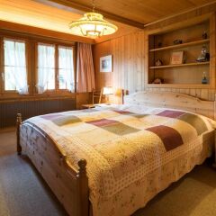 Отель Gstaad - Amazing Lake Chalet комната для гостей