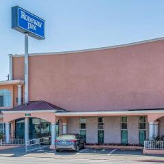 Отель Rodeway Inn парковка