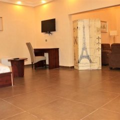 Four Season GUESTHOUSE in Cotonou, Benin from 20$, photos, reviews - zenhotels.com hotel interior