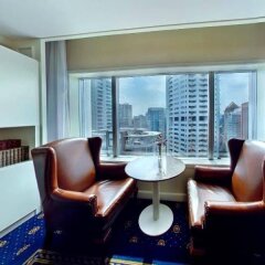 Отель Istana Kuala Lumpur City Centre Малайзия, Куала-Лумпур - отзывы, цены и фото номеров - забронировать отель Istana Kuala Lumpur City Centre онлайн балкон